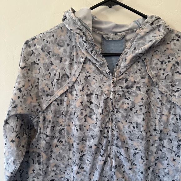 Lululemon Lightened Up Pullover Ambient Grey - Picture 3 of 13